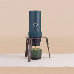 OutIn Foldable Coffee Stand  – kokkupandav kohvimasina hoidik